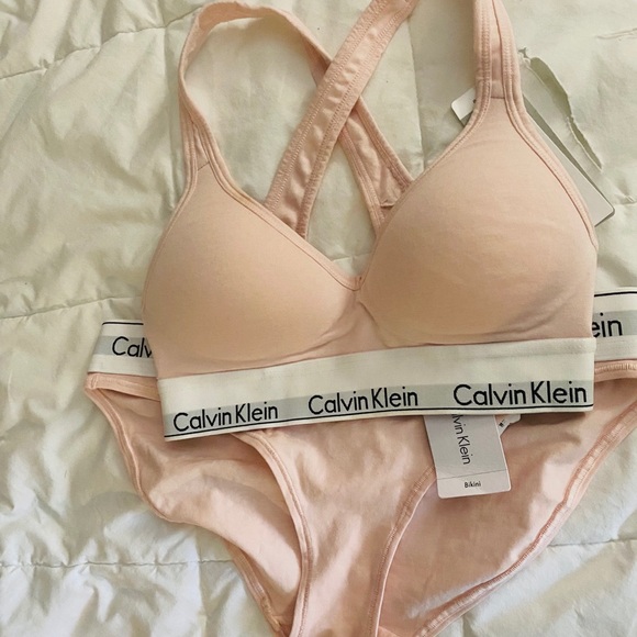 Calvin Klein bralette set (2) - Picture 5 of 9